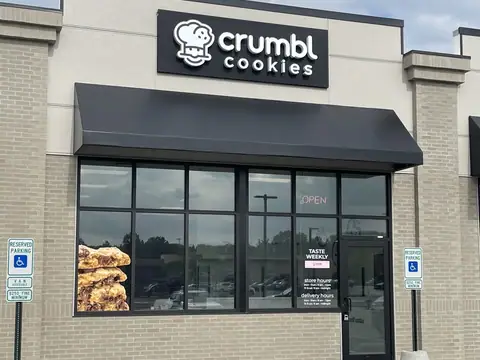 Crumbl - Amherst
