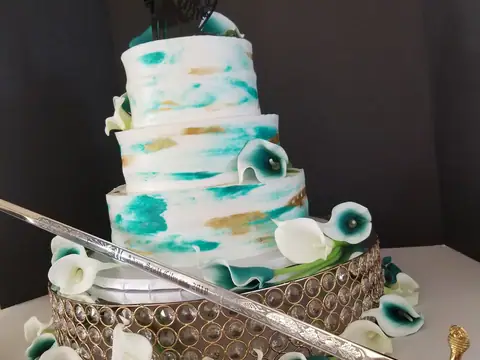 Cynful Snacks and Cakes
