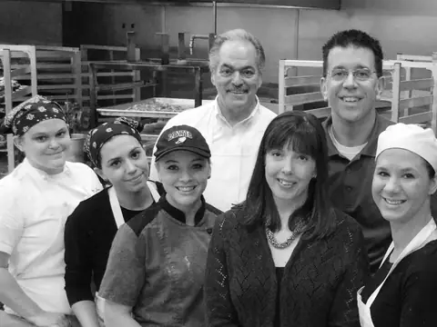 DeEtta's Bakery in Naperville, IL