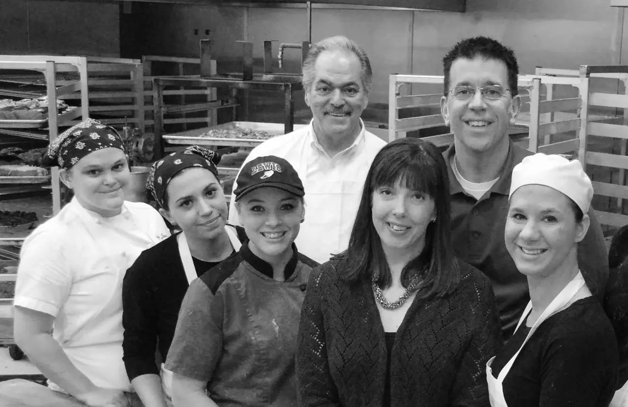 DeEtta's Bakery in Naperville, IL