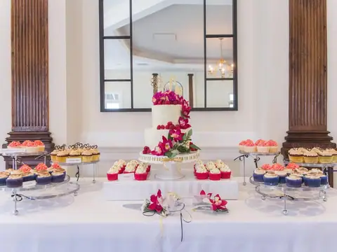 Petit Four Cakes in Madison Heights, VA