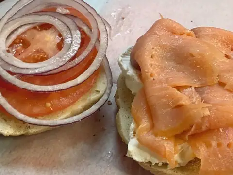 Hole In The Wall Bagels