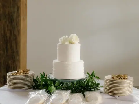 Woods Cakery Bakery LLC