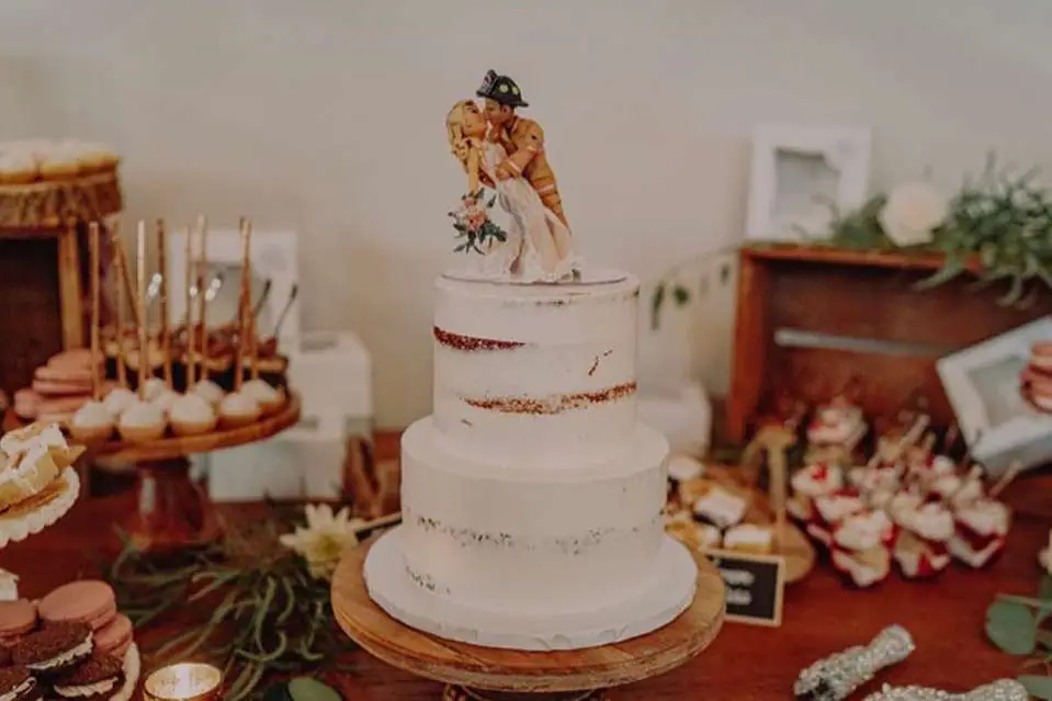 Indulge Fine Pastries & Cakes in Genoa, IL