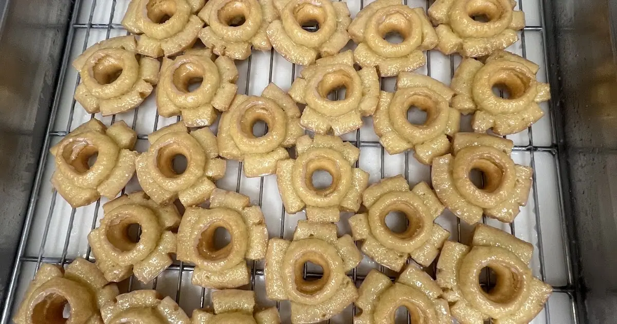 Baker's Dozen Donuts & Coffee in Sierra Vista, AZ