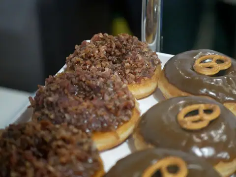 Nory's Donut and Bakery