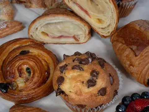 DoLy's Delectables in Long Beach, CA