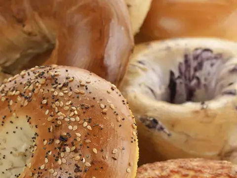 Art's Bagels & More