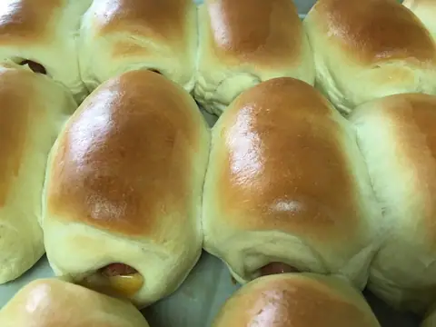 Hot & Creamy Donuts