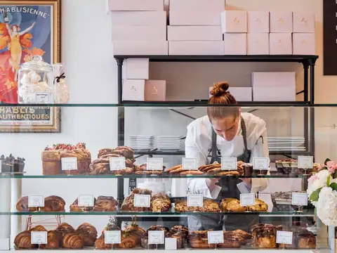 Alessia Patisserie & Cafe