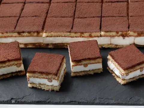 Dolcissimo Desserts (sweets Bank Cafe)