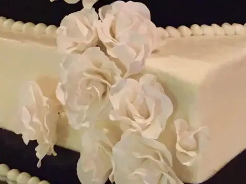 Artfully Delicious Wedding Cakes in Batavia, OH