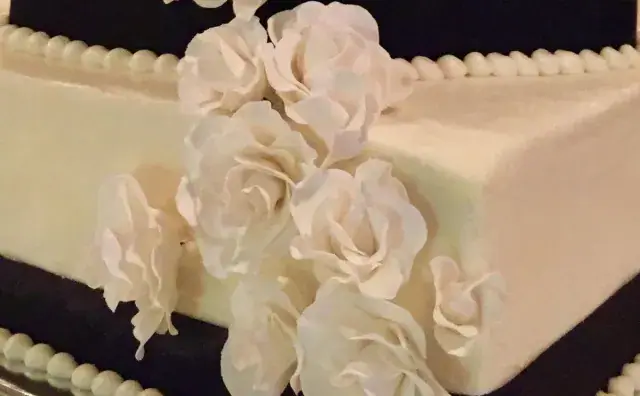 Artfully Delicious Wedding Cakes in Batavia, OH