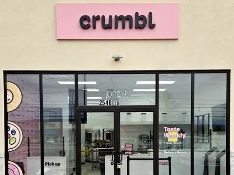 Crumbl in Vestal, NY
