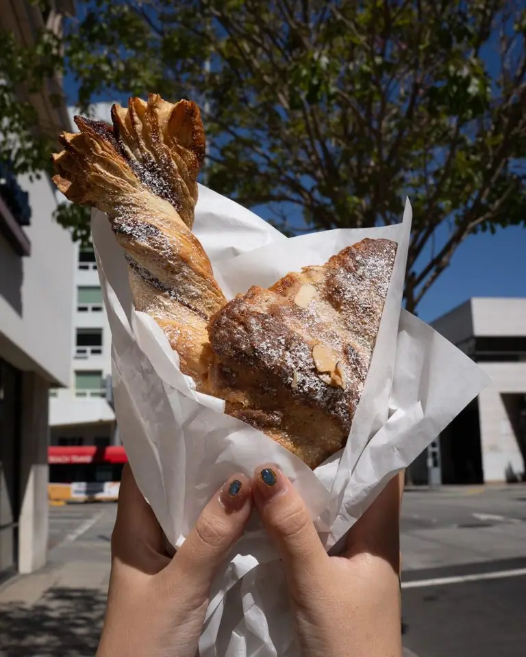 DoLy's Delectables in Long Beach, CA