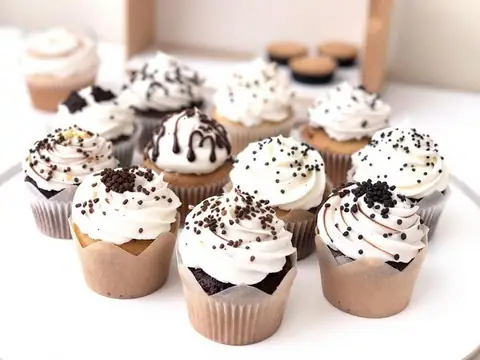 Arty's Sweet Talk Cupcakes