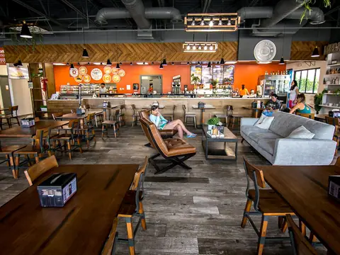 Mecatos Bakery & Cafe