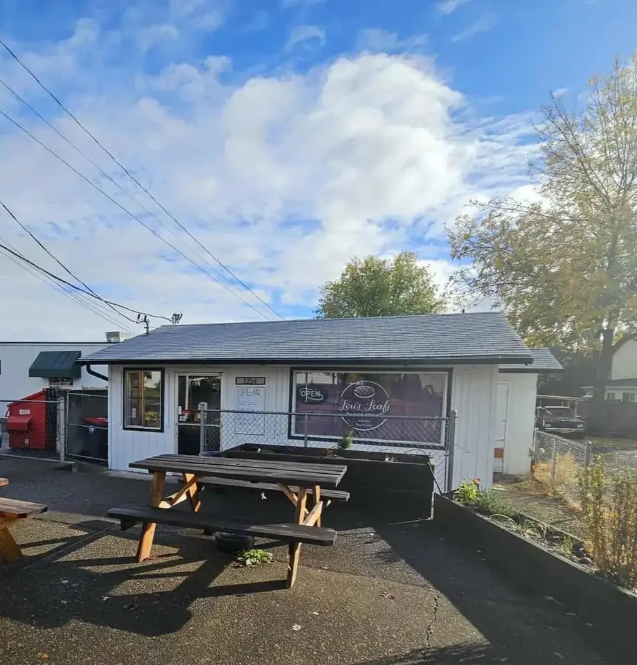 Lou's Loafs in Central Point, OR