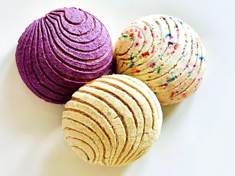 Aurora Cafe & Bakery