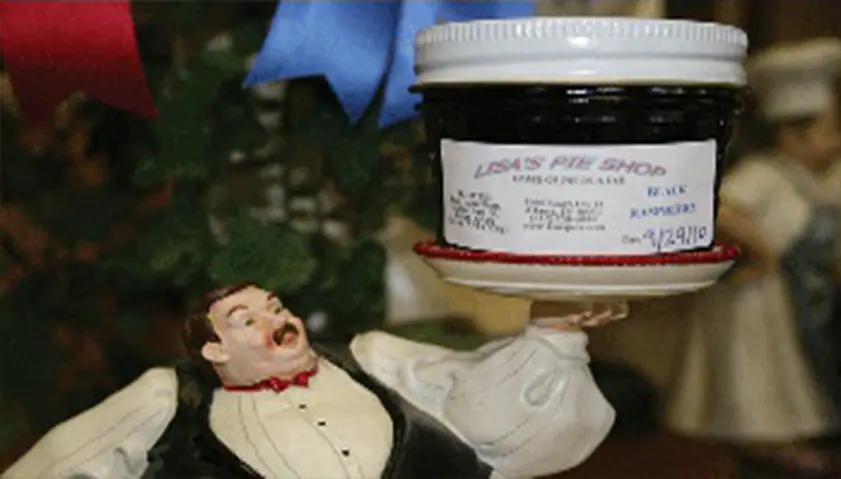 Lisa's Pie Shop in Atlanta, IN