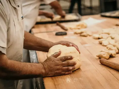 El Pavo Bakery & Restaurant