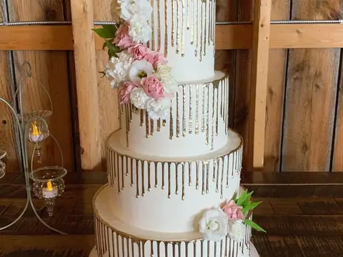 Carlys Cakery in Ligonier, PA