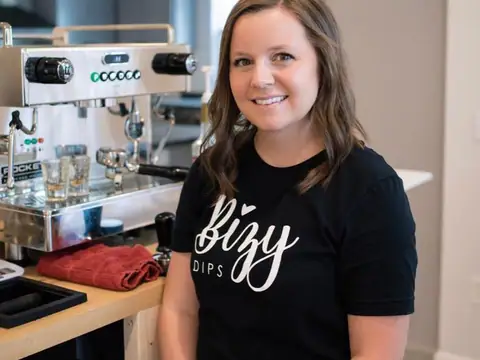 Bizy Dips Bakery & Coffee Shop in Portland, IN