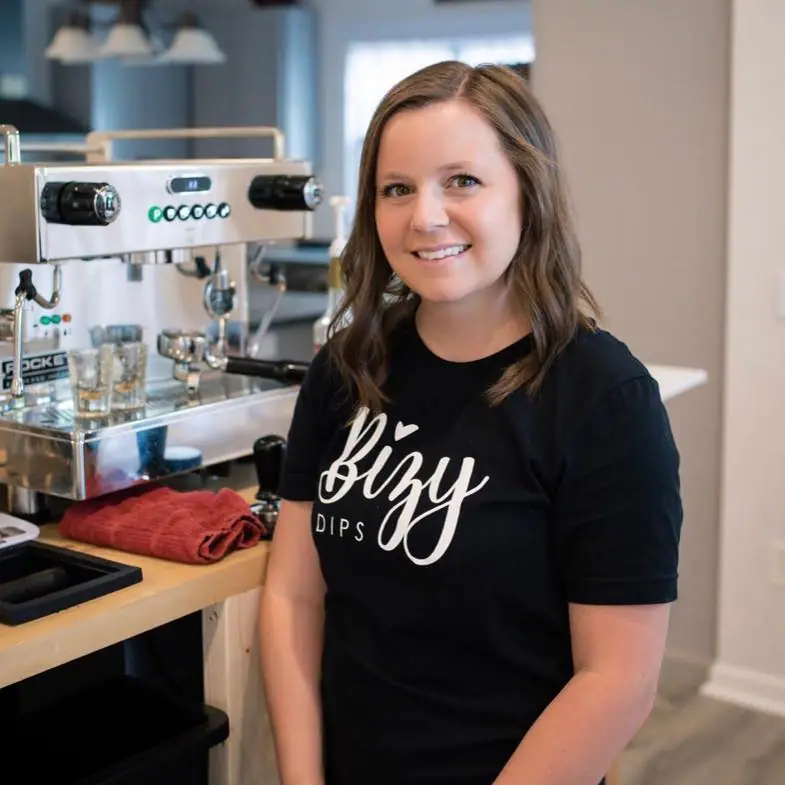 Bizy Dips Bakery & Coffee Shop in Portland, IN