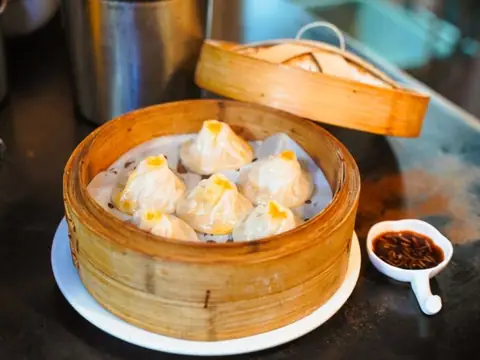 Chiu Hong Bakery in New York, NY