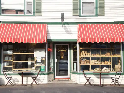 Little Notch Bakery and Café