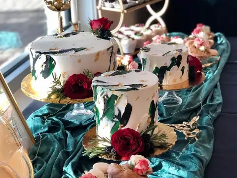 Cakes & Gourmet Goodies