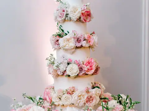 Fancy Cakes By Lauren