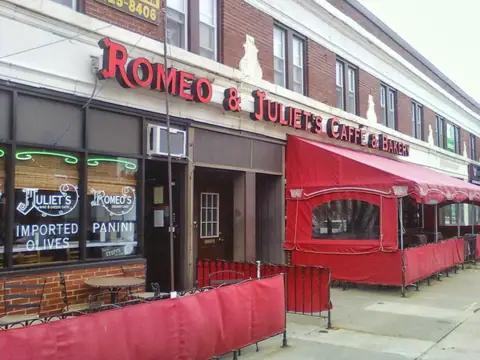 Romeo & Juliet's Café & Bakery