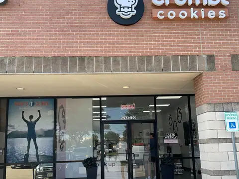 Crumbl Cookies