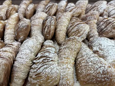 Rispoli's Pastry Shop in Hawthorne, NJ