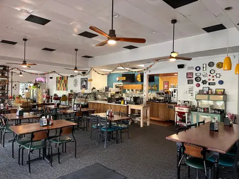 Bee's Bakery Cafe