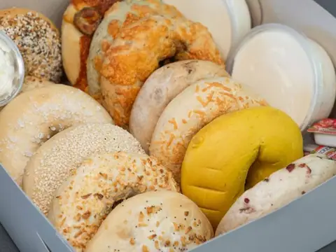 Golden Bagel Cafe