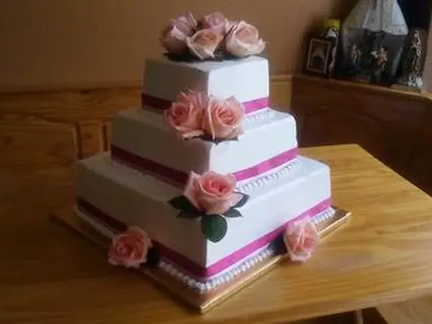 Los Almendros Bakery