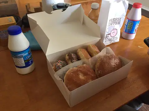 Max's Donut Shop