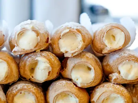 Stillwell's Bakery & Cafe in Wailuku, HI