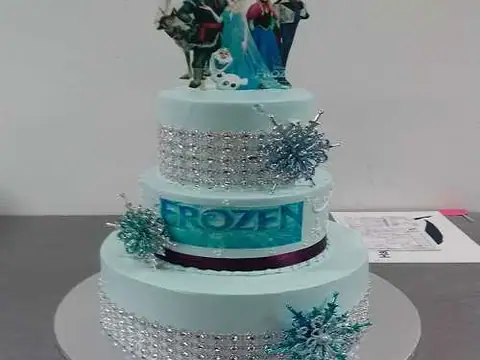 Oli's Bakery in Santa Ana, CA