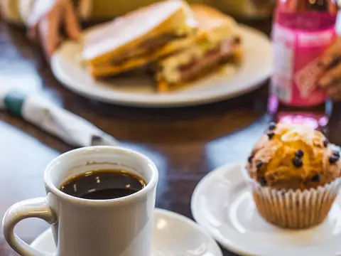 El Cafetal Bakery and Restaurant in Tampa, FL
