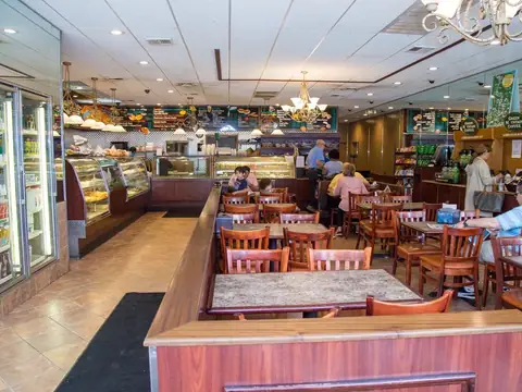 Bagel Mentch in Great Neck, NY