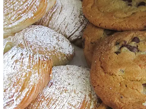 Italia Bakery & Deli in Granada Hills, CA