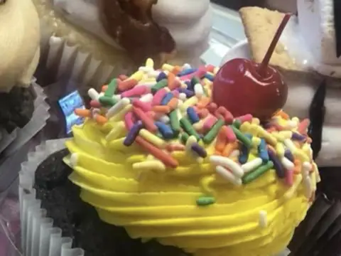 Cupcakin Bakery in Kansas City, MO