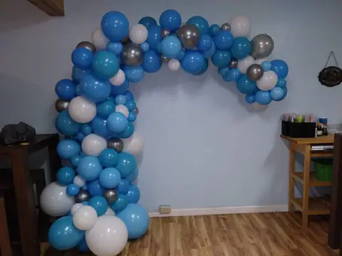 Balloons and Cupcakes