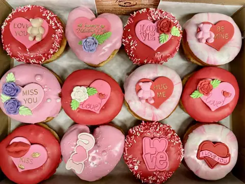 Mama's Donuts