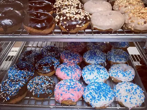 Donut Country in Medford, OR