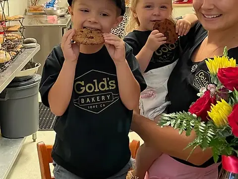 Gold's Bakery of Ione CA
