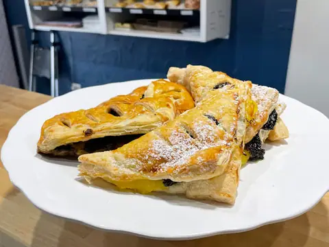 Pots and Pies Bakery in Crystal Lake, IL